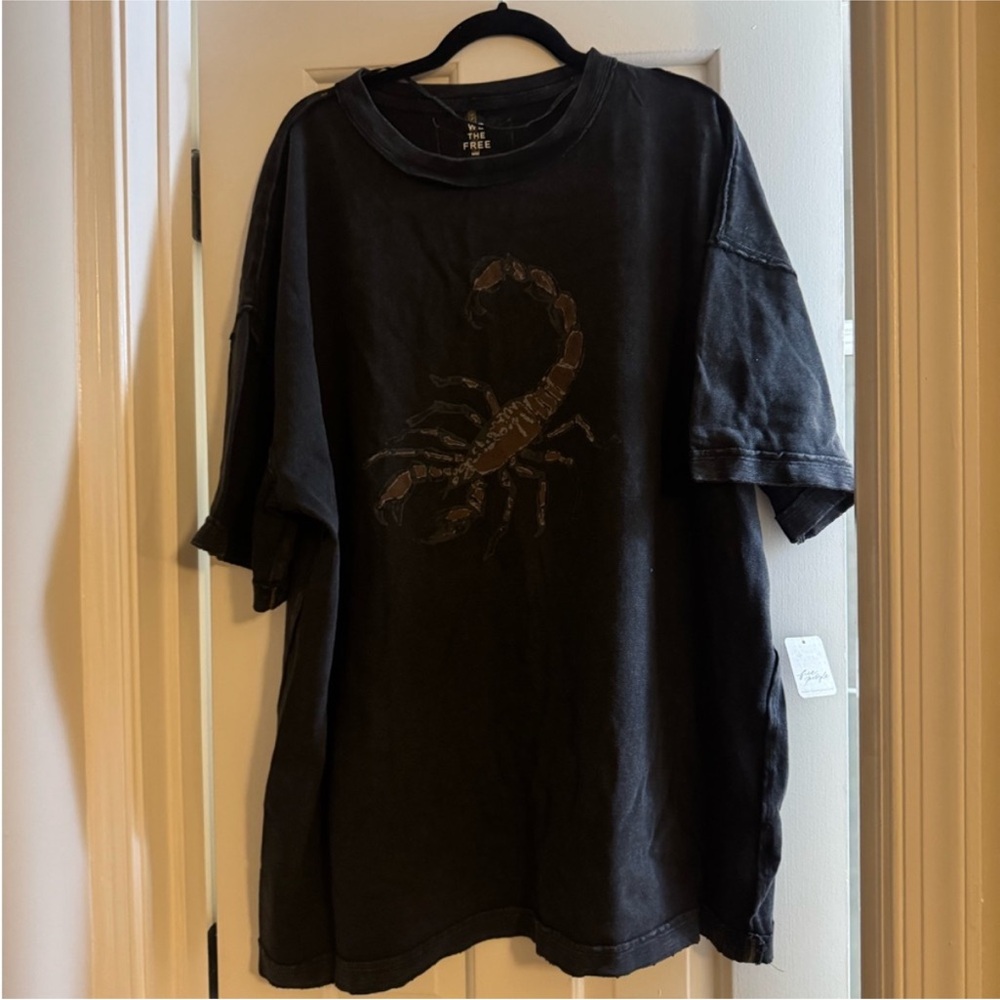 Free People We the Free Farm Foes Tee~Scorpion Size M - Picture 3 of 9